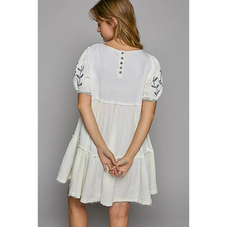 Notched Round Neck Tassel Tie Short Sleeve Embroidery Dress