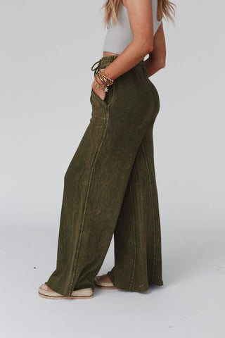 Relaxing Robin Wide Leg Pant in New Olive