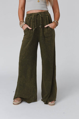 Relaxing Robin Wide Leg Pant in New Olive