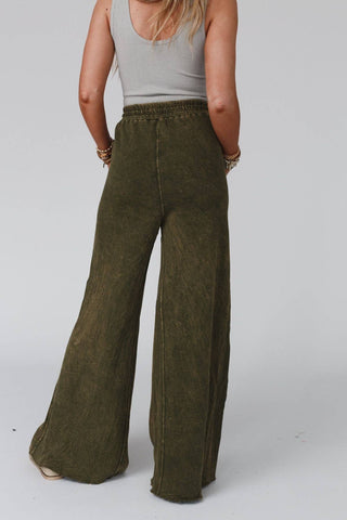 Relaxing Robin Wide Leg Pant in New Olive