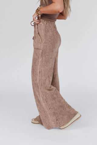 Relaxing Robin Wide Leg Pant in New Mocha