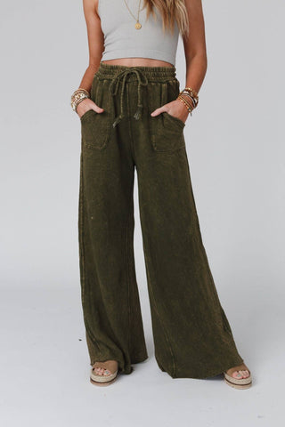 Relaxing Robin Wide Leg Pant in New Olive