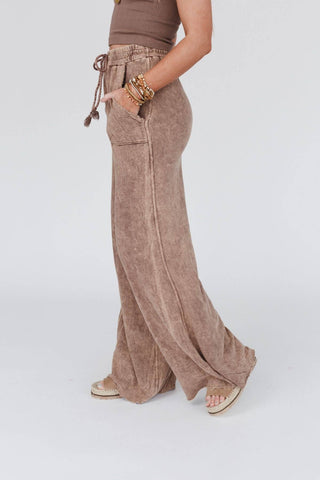 Relaxing Robin Wide Leg Pant in New Mocha