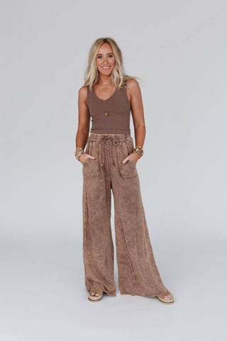 Relaxing Robin Wide Leg Pant in New Mocha